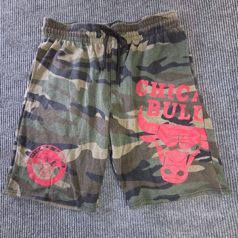 NBA Chicago Bulls Men's Camo Shorts Size M